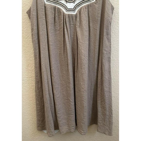 LUXOLOGY Sleeveless Shift Dress Size 8 Beige - Picture 5 of 12